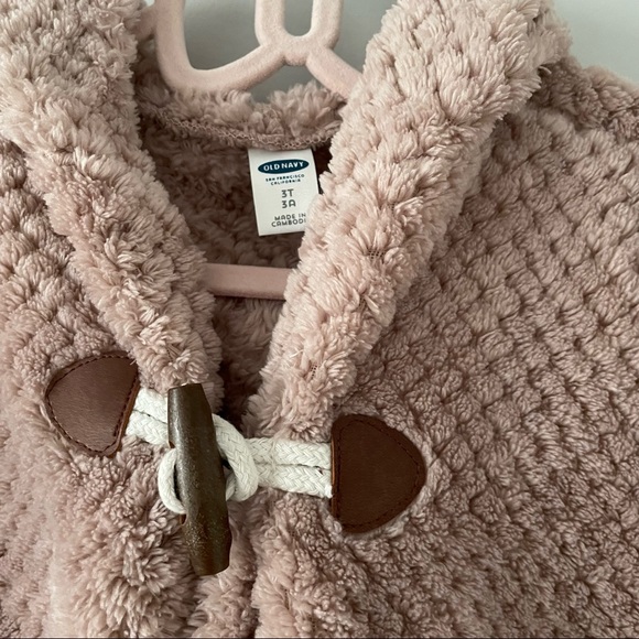 Old Navy Girl’s Hooded Poncho 3t - Picture 3 of 6